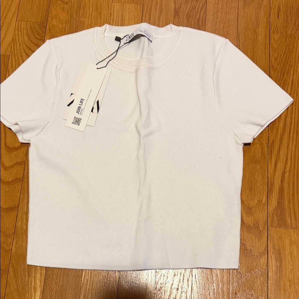 Zara white cropped sweater short sleeve